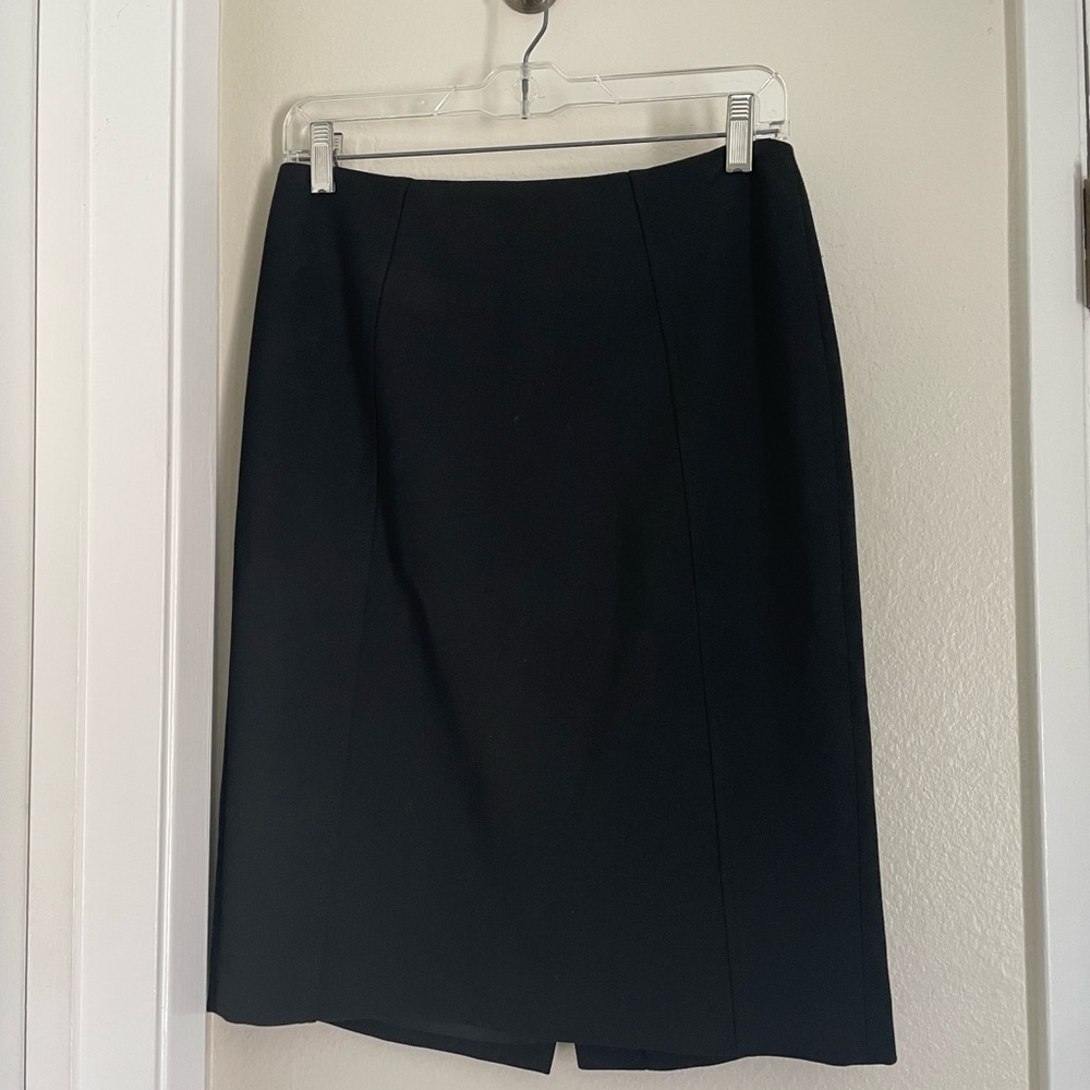 Black halogen’s pencil skirt